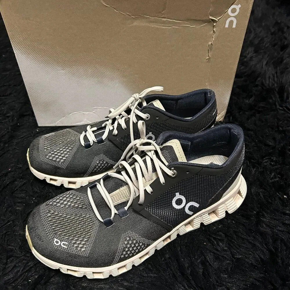On Cloud X athletic training running lace up shoes sneakers women’s 8 Preowned